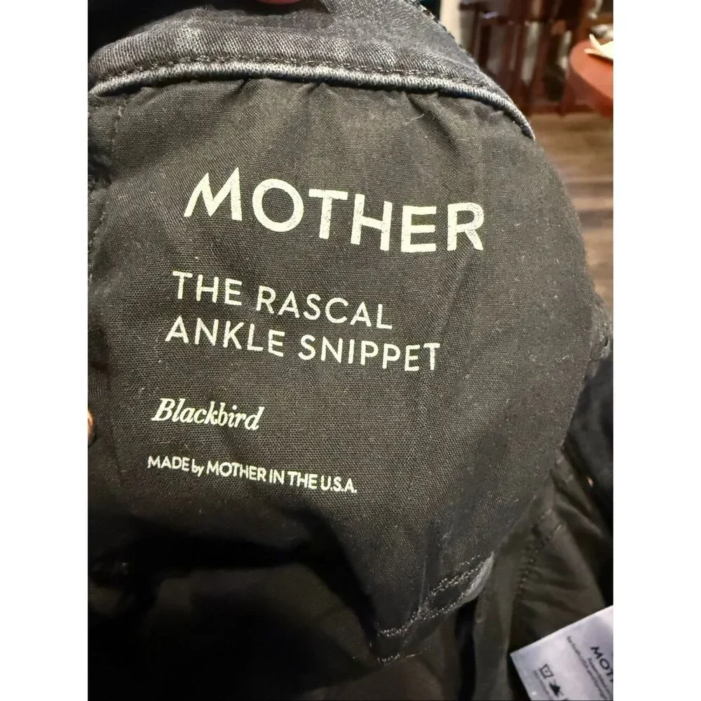 MOTHER DENIM RASCAL ANKLE SNIPPET - BLACKBIRD